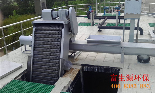 格柵除污機是否選擇合適陋气,直接影響到整個污水處理實施的運行